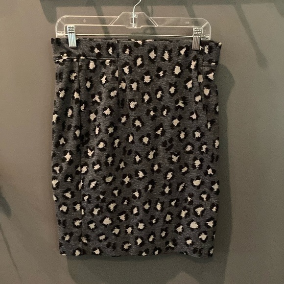 Loft gray black and white medium petite skirt great condition - Picture 1 of 5